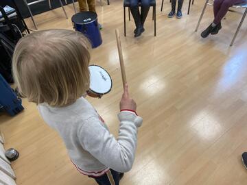 Les percussions sont faciles à utiliser pour les enfants.